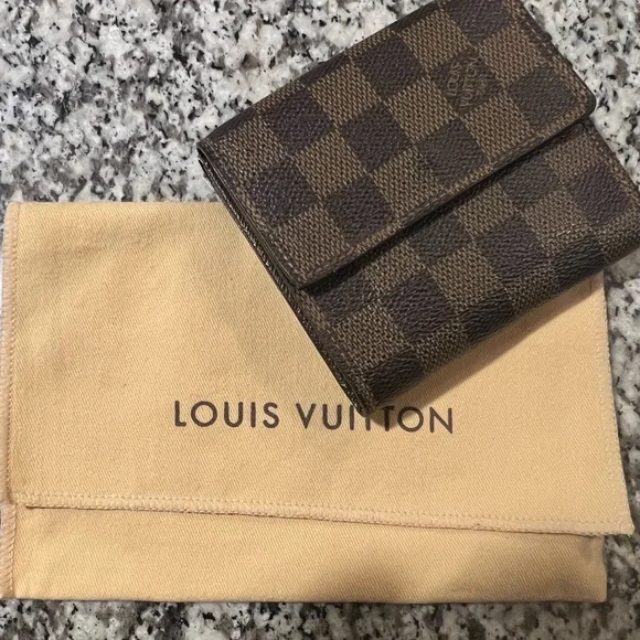 Authentic Vintage Louis Vuitton Damier Elise Wallet